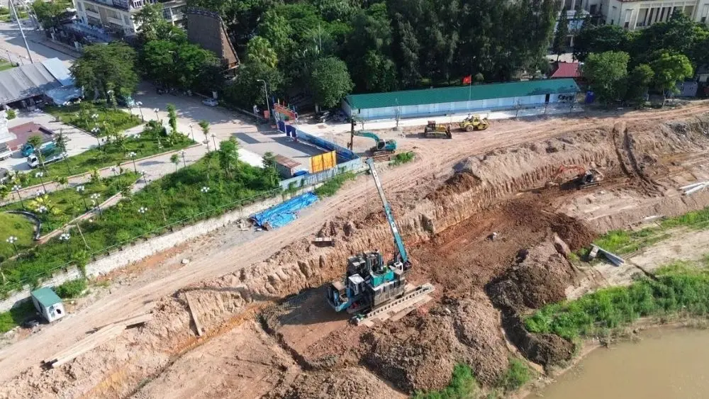 Tuyến đê Hữu Cầu hơn 8.500 tỷ đồng ở Thái Nguyên đang được triển khai, với công tác giải phóng mặt bằng được đẩy nhanh.