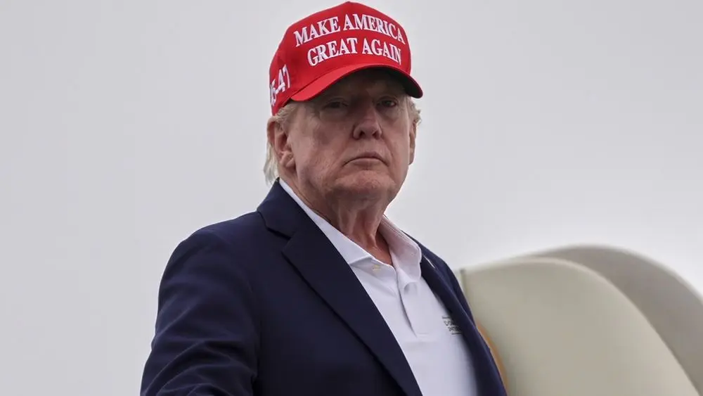Ông Trump cảnh báo Oman có thể bị tấn công nếu cản trở nỗ lực của Mỹ tại eo biển Hormuz, trong bối cảnh căng thẳng khu vực gia tăng.