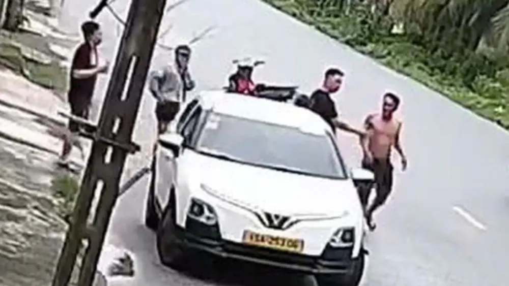 Vụ chặn đầu ô tô, đánh tài xế ở Hải Phòng đang được Công an xã Tiên Minh xác minh, xử lý.