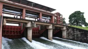 Thái Nguyên vận hành xả nước qua tràn hồ Núi Cốc để chủ động ứng phó mưa lũ.