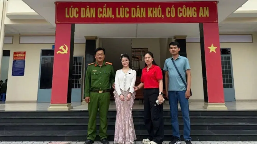 Nữ nghi phạm Đào Thị Trang, thông thạo 3 ngoại ngữ, bị bắt tại Campuchia sau gần 4 năm trốn truy nã về tội lừa đảo chiếm đoạt tài sản.