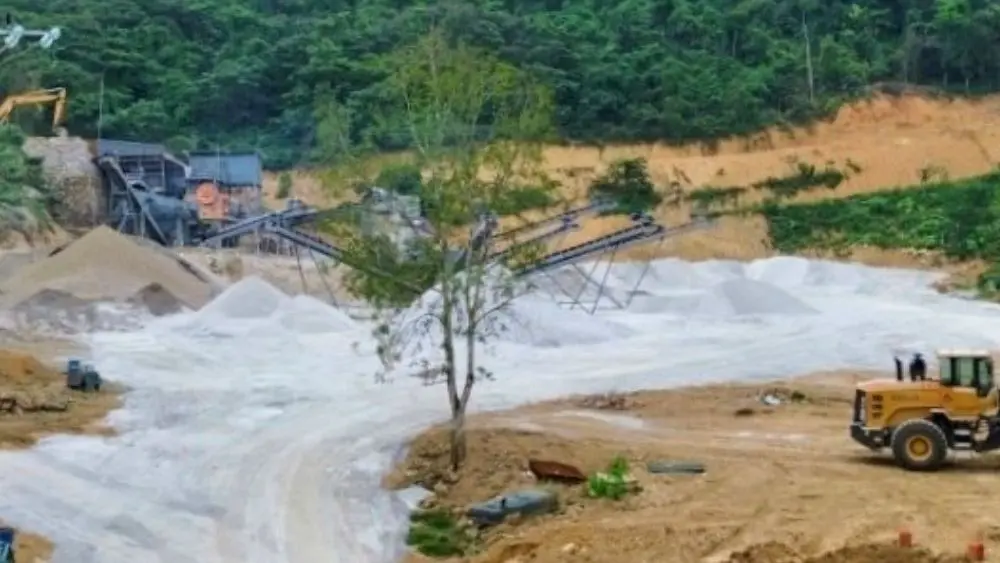 Công nhân tử vong khi khoan đá tại mỏ Nà Quang ở Thái Nguyên, vụ tai nạn lao động đang được cơ quan chức năng điều tra, xác minh.