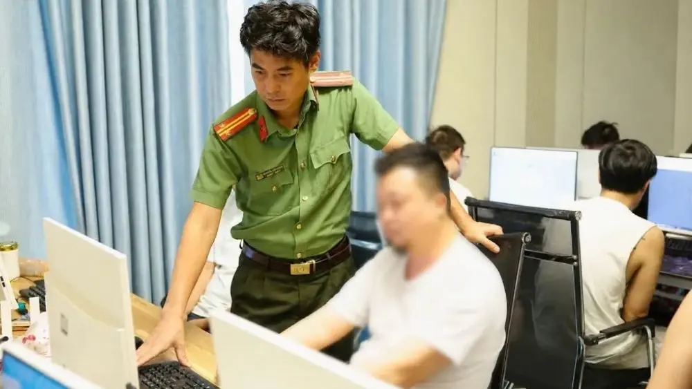 Công an Bắc Ninh kiểm tra hai cơ sở lưu trú, phát hiện 37 người nước ngoài cùng nhiều dấu hiệu liên quan hoạt động lừa đảo công nghệ cao.
