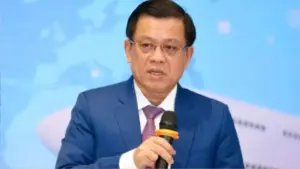 Cựu Thứ trưởng Nguyễn Bá Hoan ra tòa trong vụ án liên quan doanh nghiệp, với cáo buộc gây thiệt hại 31 tỷ đồng.