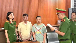 Công an Hưng Yên bắt tạm giam Bùi Thị Hoài, người bị khởi tố trong vụ lừa đảo hơn 8,4 tỷ đồng của doanh nghiệp Nhật Bản.