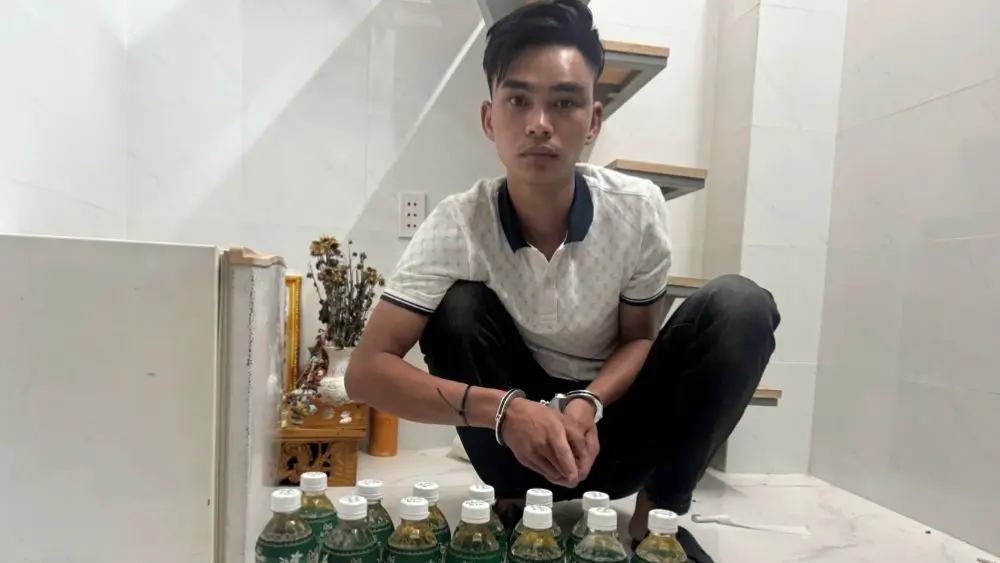 Triệt phá đường dây đưa ma túy từ Campuchia về sản xuất thuốc lá điện tử, nhiều đối tượng bị bắt cùng lượng lớn tang vật.