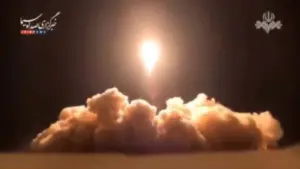 Mỹ kêu gọi công dân rời Trung Đông giữa lúc Iran đe dọa đóng thêm tuyến hàng hải, làm gia tăng căng thẳng khu vực.