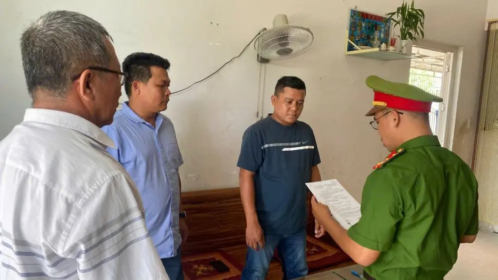 Khởi tố Nguyễn Thanh Bình, chủ cơ sở cà phê ở Khánh Hòa, về tội sản xuất, buôn bán hàng giả là thực phẩm. Xem chi tiết vụ án.