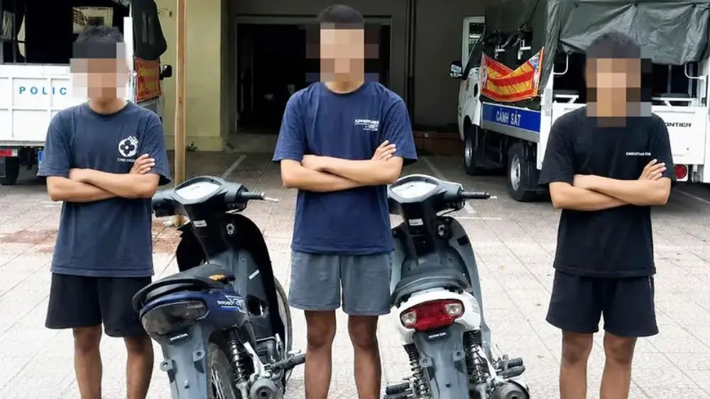 Công an Nghệ An bắt 3 đối tượng trộm xe mô tô, thu giữ tang vật và điều tra mở rộng vụ án. Xem chi tiết diễn biến.