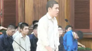 Đường dây mua bán ma túy xuyên quốc gia với hơn 56,5kg ma túy vừa bị xét xử, 3 bị cáo cầm đầu nhận án tử hình.