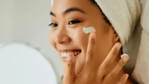 5 thói quen giúp bảo vệ collagen, duy trì làn da săn chắc theo thời gian. Tìm hiểu cách chăm sóc da hiệu quả, đơn giản.