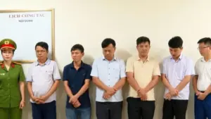 Khởi tố thêm 6 bị can trong vụ làm giả hồ sơ thí nghiệm ở Thanh Hóa, nâng tổng số người bị khởi tố lên 15. Xem chi tiết vụ án.