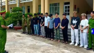 12 người ở Đồng Nai bị khởi tố sau vụ gây rối tại quán ăn. Công an đang làm rõ hành vi của các đối tượng liên quan.