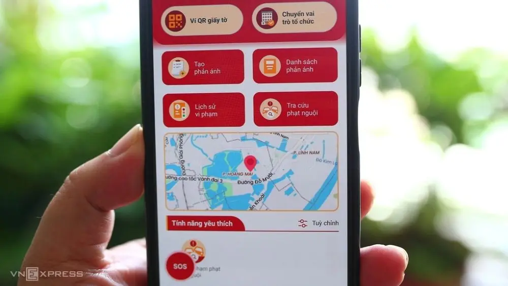 Nỗi lo phạt nguội gia tăng khi camera AI giám sát giao thông dày đặc, khiến nhiều tài xế thường xuyên tra cứu vi phạm trên VNeTraffic.