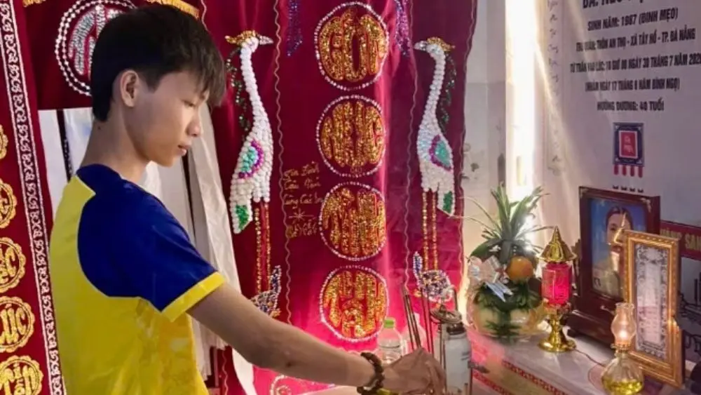 Ngân hàng xóa khoản nợ 1,7 tỷ đồng cho nam sinh mồ côi, giúp em giảm gánh nặng tài chính và tiếp tục hành trình học tập.