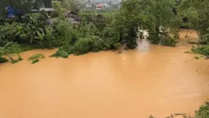 Mưa lũ tại Thái Nguyên gây sạt lở nhiều tuyến đường, ảnh hưởng 36 ngôi nhà và khiến 22 hộ dân phải sơ tán.