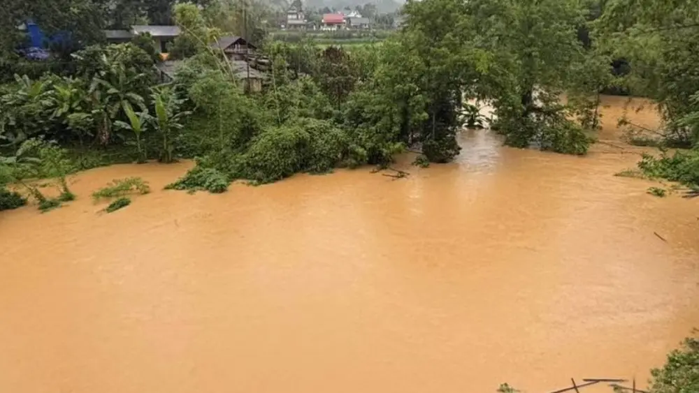 Mưa lũ tại Thái Nguyên gây sạt lở nhiều tuyến đường, ảnh hưởng 36 ngôi nhà và khiến 22 hộ dân phải sơ tán.