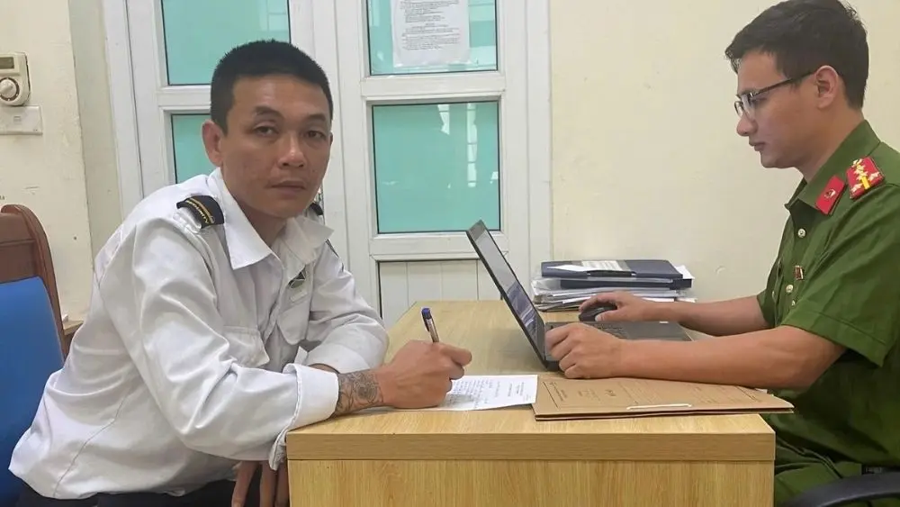 Lê Xuân Việt bị bắt khẩn cấp sau vụ hành hung tài xế xe công nghệ tại Hà Nội. Công an đang làm rõ vụ việc.