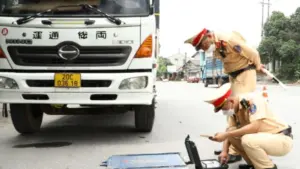 Thái Nguyên đồng loạt tổng kiểm soát xe kinh doanh vận tải, tập trung xử lý các vi phạm về trật tự, an toàn giao thông đường bộ.
