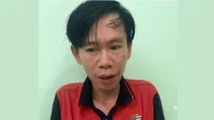 Huỳnh Ngọc Hiền bị bắt tại TP Huế sau hơn 5 năm trốn truy nã vì vụ chém vợ, mẹ vợ. Công an Thanh Hóa đang hoàn thiện hồ sơ xử lý.