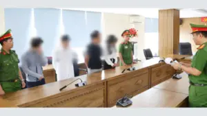8 cán bộ ở Đà Nẵng bị khởi tố do bị cáo buộc nhận hối lộ để bỏ qua công trình xây dựng trái phép. 7 người đang làm thủ tục khai trừ Đảng.