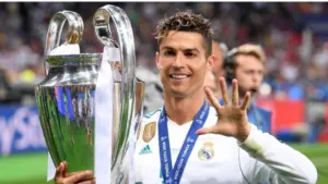 Đội hình hay nhất lịch sử Champions League do L’Équipe bình chọn gây chú ý khi không có Cristiano Ronaldo dù anh sở hữu nhiều kỷ lục.