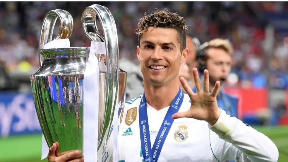 Đội hình hay nhất lịch sử Champions League do L’Équipe bình chọn gây chú ý khi không có Cristiano Ronaldo dù anh sở hữu nhiều kỷ lục.