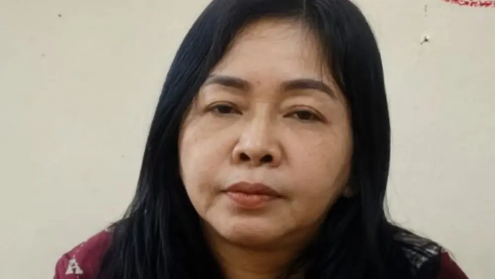 Nguyễn Ánh Tuyết bị điều tra với thủ đoạn quảng bá khả năng mua nhà suất ngoại giao, nhận tiền rồi bị cáo buộc lừa đảo chiếm đoạt tài sản.
