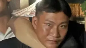 Bắt nghi phạm cướp điện thoại ở Hà Nội sau 48 giờ truy xét. Lường Văn Tiến bị cáo buộc dùng dao uy hiếp nhân viên siêu thị.