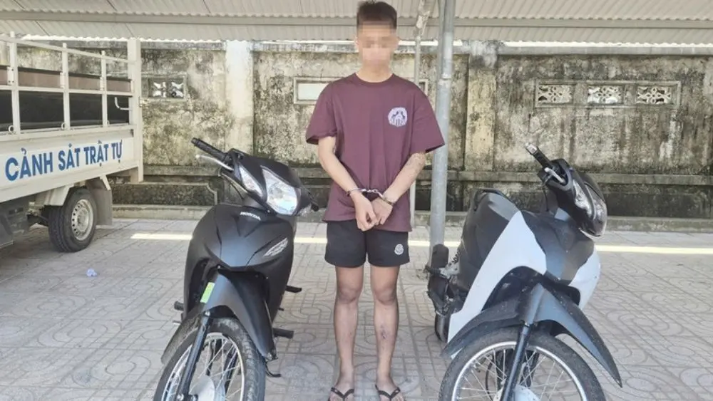 Trộm 2 xe máy ở Nghệ An, Nguyễn Chí N. bị phát hiện sau thời gian bỏ nhà đi lang thang, tổng giá trị tài sản khoảng 30 triệu đồng.