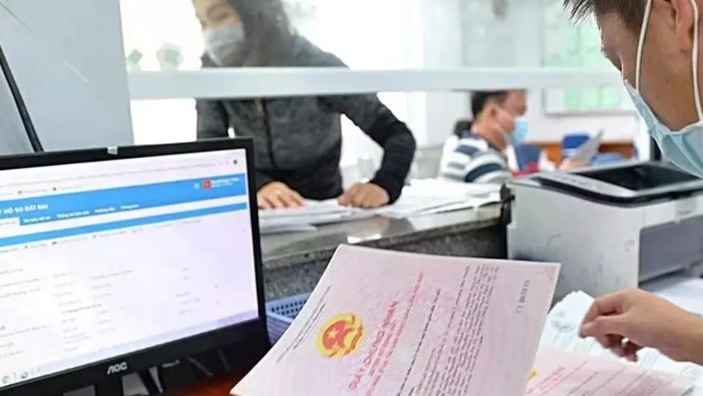 Bộ Nông nghiệp và Môi trường yêu cầu minh bạch thủ tục hành chính đất đai, không để “cò” được ưu tiên làm hồ sơ nhanh hơn người dân.