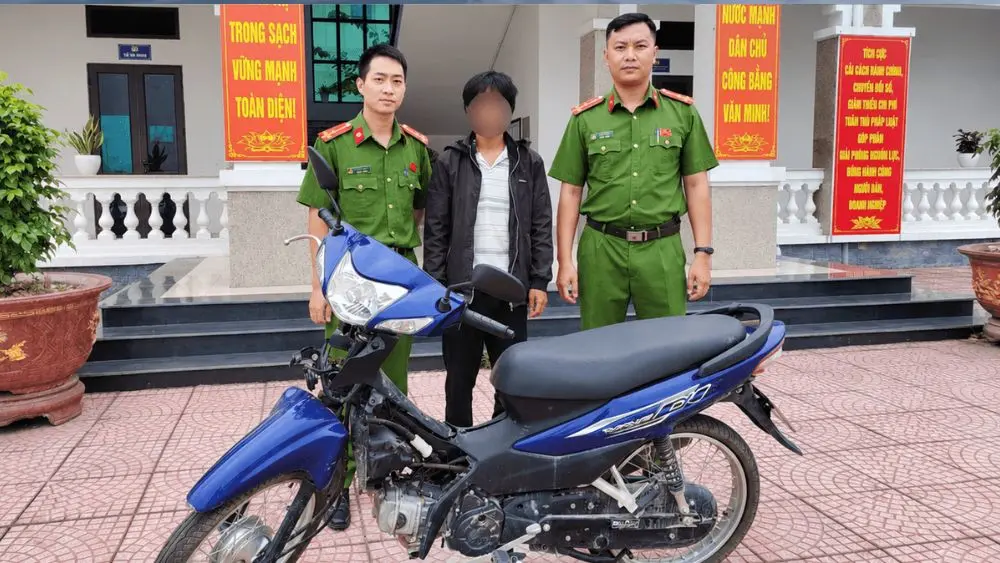 Bắt Mua Seo Chu trộm xe máy tại Bắc Ninh, mang đi tiêu thụ thì bị Công an phường Chí Linh phát hiện, bắt giữ.