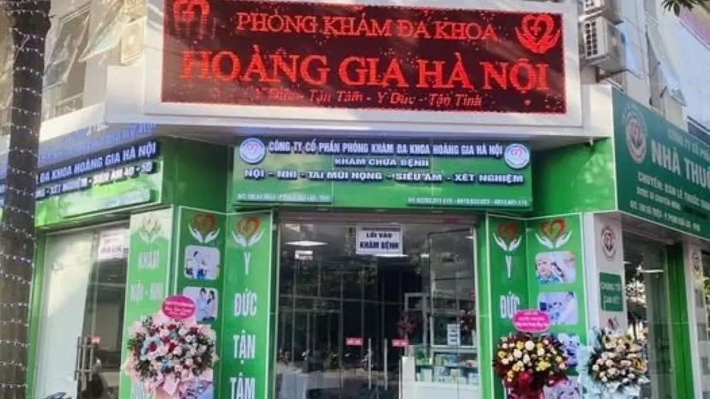 Bác sĩ Nguyễn Sỹ Hoàn ở Hải Phòng bị phạt 35 triệu đồng, tước chứng chỉ hành nghề 7,5 tháng vì khám chữa bệnh ngoài phạm vi hành nghề.