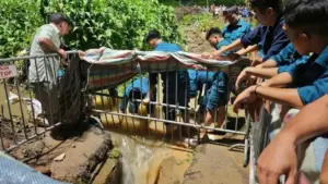 Nam sinh tử vong tại miệng cống ở Hà Nội sau khi gặp nạn trong khu vực ngập sâu; đơn vị thoát nước lên tiếng về vụ việc.