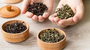 Uống trà mỗi ngày có thể mang lại nhiều lợi ích cho cơ thể. Tìm hiểu tác động của trà xanh, trà đen và trà thảo mộc đến sức khỏe.