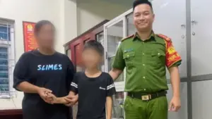 Bé trai 11 tuổi đi lạc gần một tháng đã được Công an phường Láng hỗ trợ trở về đoàn tụ an toàn với gia đình.