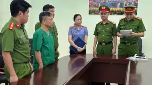 Vũ Văn Trình, Giám đốc Bệnh viện Chỉnh hình và Phục hồi chức năng Tam Điệp, bị khởi tố trong vụ làm sai lệch hồ sơ bệnh án.