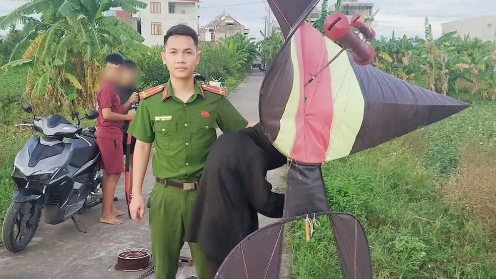Diều sáo bay hơn 200m ở Hải Phòng bị công an thu giữ do ảnh hưởng đến an ninh, an toàn hàng không