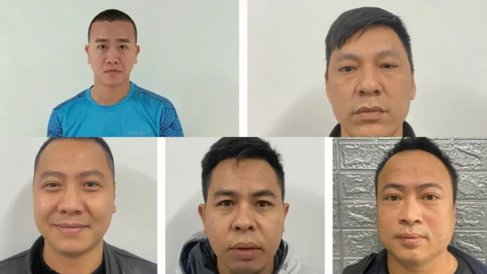 Hoàng Tạ Minh Cường cùng 55 bị can bị truy tố trong đường dây cá độ bóng đá trực tuyến, với số tiền đánh bạc hơn 88 tỷ đồng.