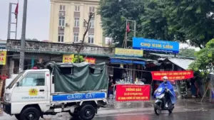 Chợ Kim Liên ở Hà Nội bị đình chỉ hoạt động để khắc phục các tồn tại về PCCC, đảm bảo an toàn cho người dân và tiểu thương.