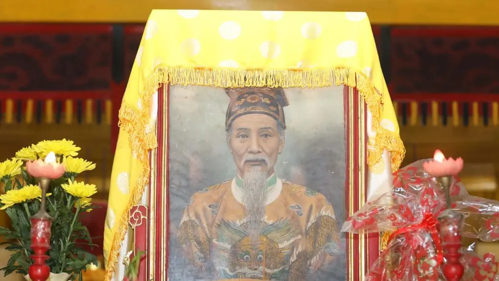 Bức tranh với ánh mắt đặc biệt khiến người xem có cảm giác nhân vật luôn dõi theo từng chuyển động.