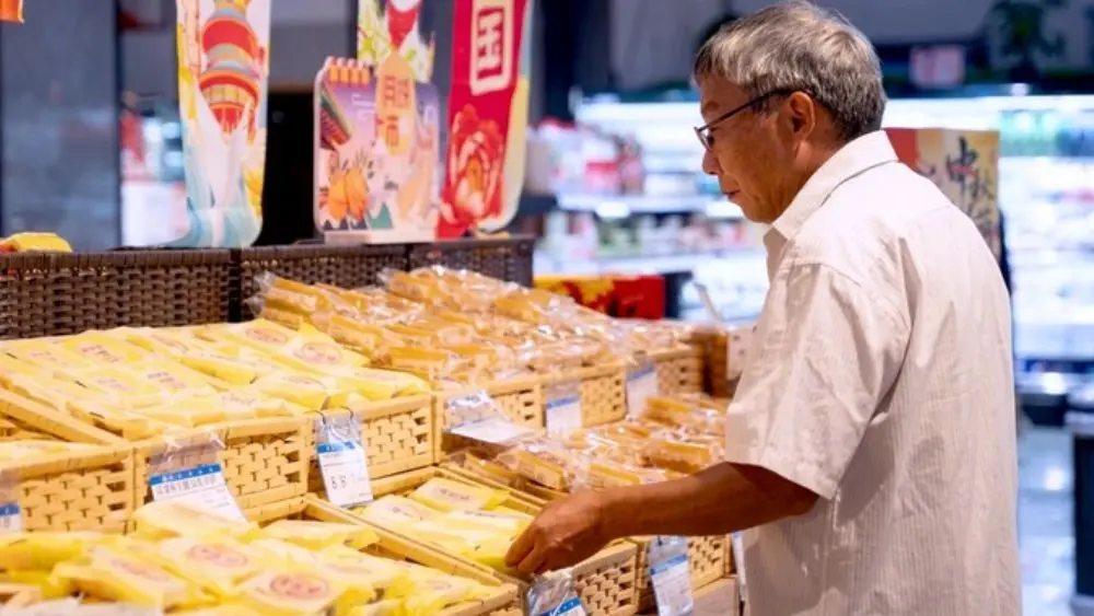 Bánh trung thu ở Trung Quốc ế ẩm khi sức tiêu dùng suy yếu, khiến quy mô thị trường năm nay giảm 45,17% so với mùa Trung thu 2025.