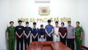 Công an bắt 8 đối tượng bị cáo buộc lừa bán thuốc Nam giả truyền chữa các loại khối u. Vụ án đang được điều tra, làm rõ.