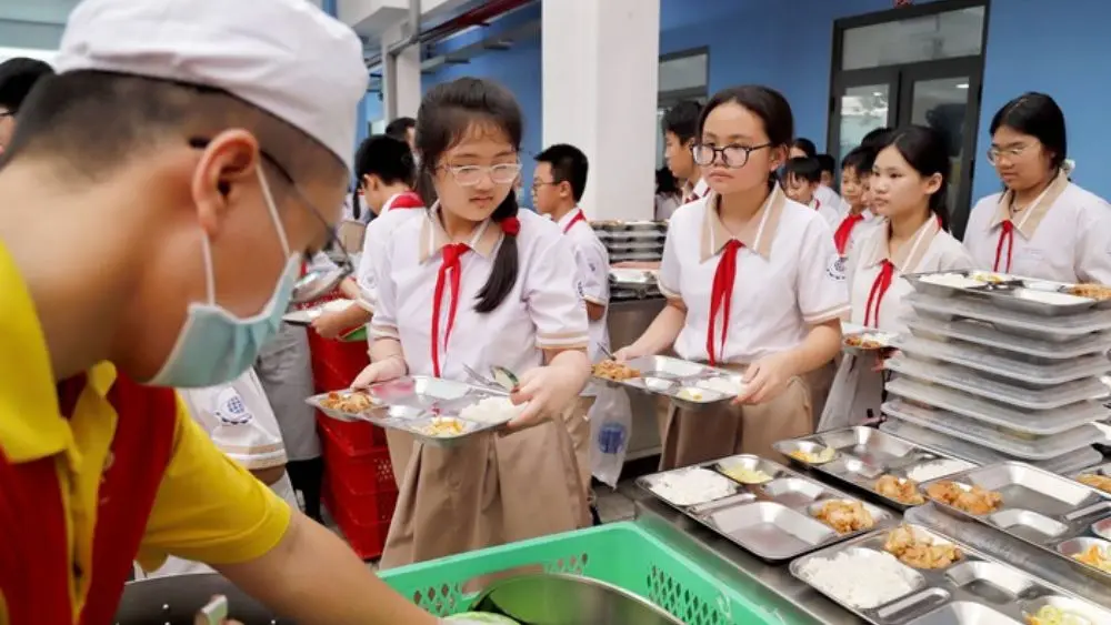 TP.HCM tăng cường kiểm tra đột xuất bữa ăn bán trú, siết điều kiện an toàn thực phẩm tại trường học và cơ sở cung cấp suất ăn.