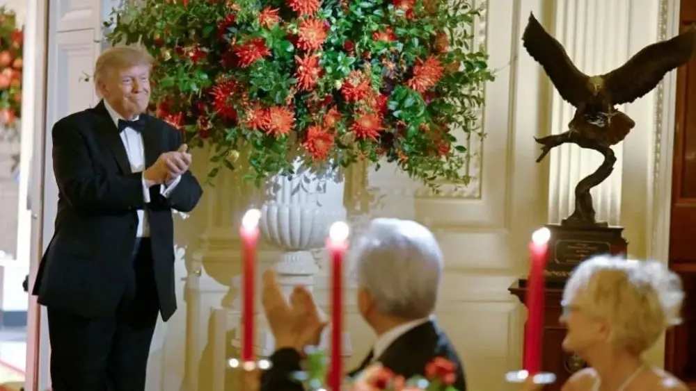 Ông Trump tặng Chủ tịch Trung Quốc Tập Cận Bình tượng đại bàng đầu trắng