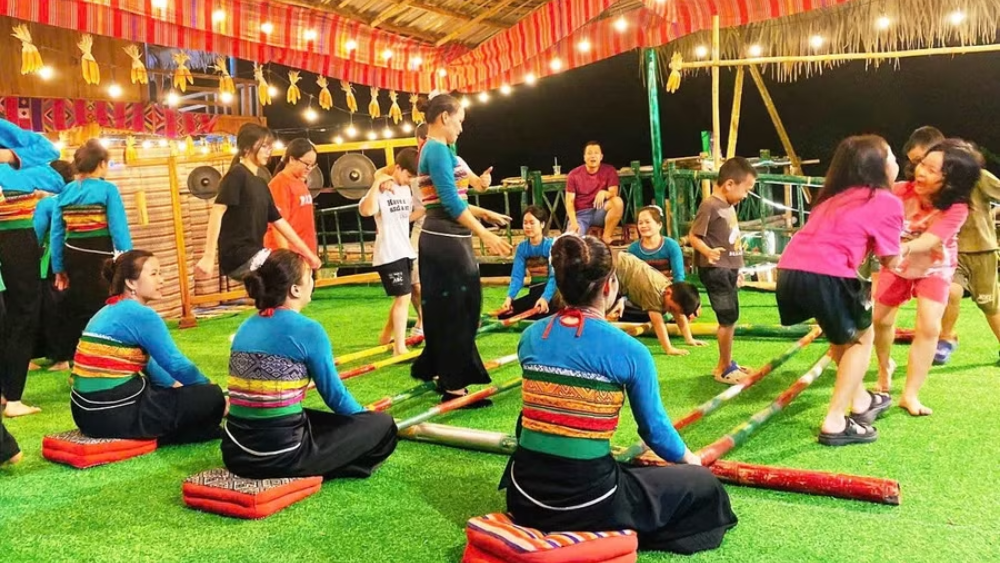 Khám phá tiềm năng du lịch cộng đồng tại vùng cao Thanh Hóa, nơi bản sắc văn hóa và cảnh quan tạo sức hút với du khách.