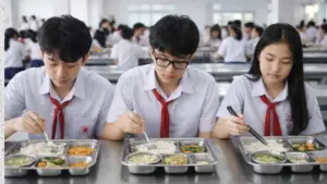 Bữa ăn bán trú tại trường học Hà Nội được tăng cường kiểm tra, giám sát