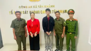 Hai mẹ con ở Thái Nguyên bị khởi tố, bắt tạm giam sau khi dùng tay chân và hung khí đánh người khuyết tật tâm thần gây thương tích.
