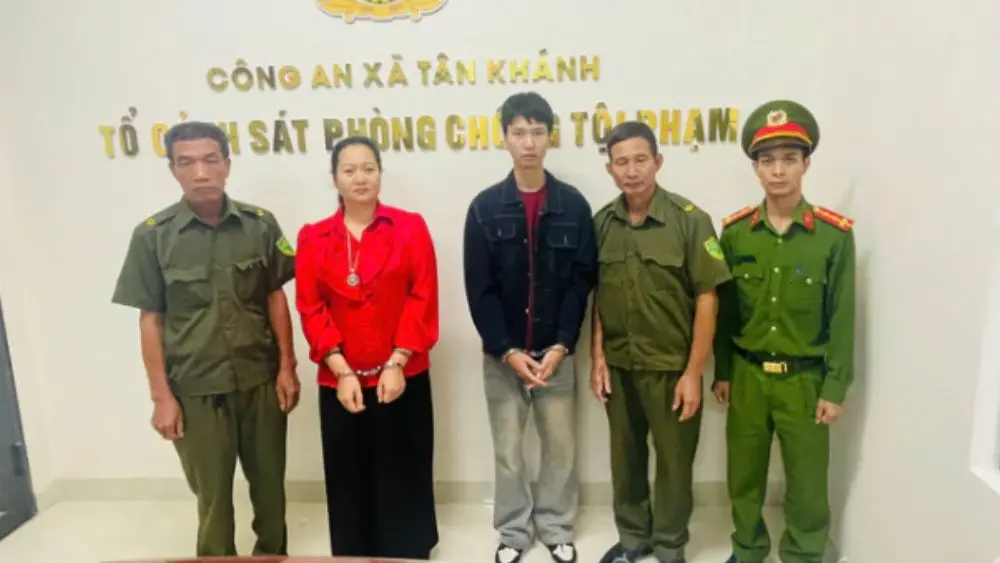 Hai mẹ con ở Thái Nguyên bị khởi tố, bắt tạm giam sau khi dùng tay chân và hung khí đánh người khuyết tật tâm thần gây thương tích.