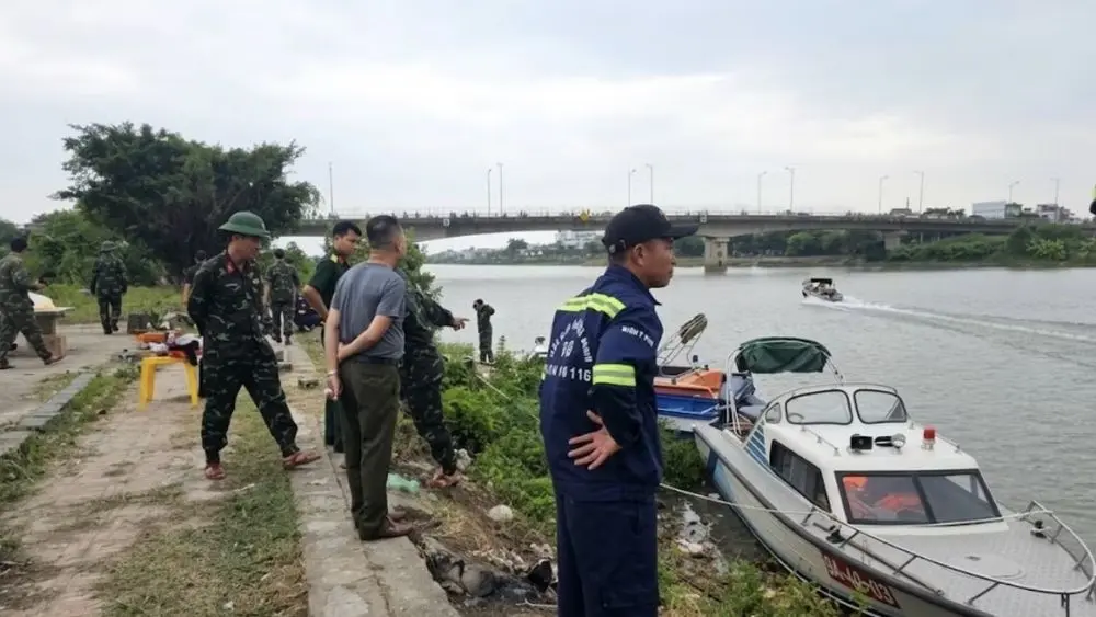 Lực lượng chức năng mở rộng tìm kiếm Thiếu tá Trần Văn Tùng mất tích trên sông Trà Lý